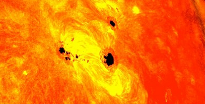 http://www.dailymail.co.uk/sciencetech/article-2282405/Giant-sunspot-thats-SIX-TIMES-diameter-Earth-formed-48-hours--lead-solar-flares.html