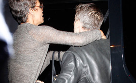 http://www.eonline.com/news/403752/halle-berry-s-fianc-eacute-olivier-martinez-gets-into-scuffle-with-paparazzo-at-airport?cmpid=rss-000000-rssfeed-365-topstories&utm_source=eonline&utm_medium=rssfeeds&utm_campaign=rss_topstories