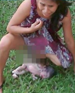 http://www.dailymail.co.uk/news/article-2451618/Mexican-woman-gives-birth-clinic-LAWN-treatment-denied.html