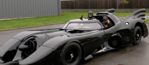 http://www.dailymail.co.uk/news/article-2506234/Road-legal-Batmobile-working-flamethower-sale.html