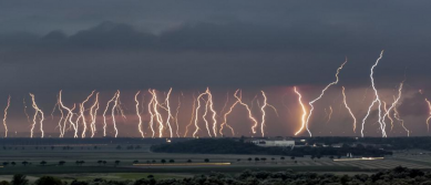 http://www.nydailynews.com/news/world/photographer-captures-violent-lightning-storm-article-1.1908592
