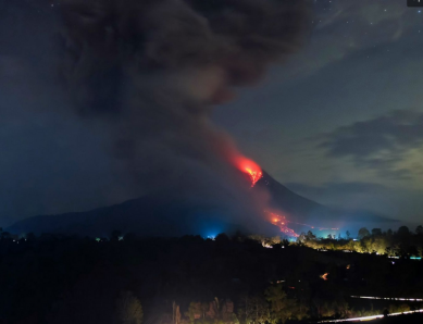 http://abcnews.go.com/International/photos/ash-mount-sinabung-erupting-26218405/image-26323024
